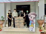 บ้านพักเด็กและครอบครัวจังหวัดสระบุรี นำนมกล่อง UHT มามอบให้ครอบครัวผู้ประสบภัยน้ำท่วมในเขต...